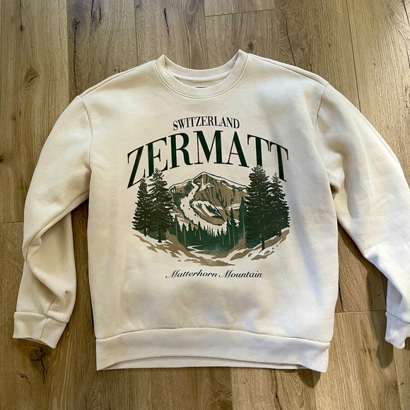 Hollister relaxed fit crew neck sweatshirt fleece zermatt Switzerland mountain L - Picture 1 of 5
